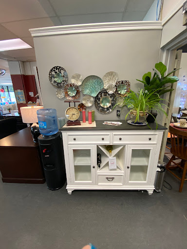 Furniture Store «Showman Furniture», reviews and photos, 2431 Crofton Ln, Crofton, MD 21114, USA