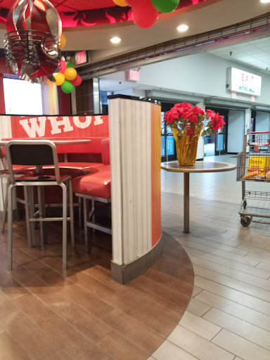 Shopping Mall «Metro Mall-Middle Village», reviews and photos, 6626 Metropolitan Ave, Middle Village, NY 11379, USA