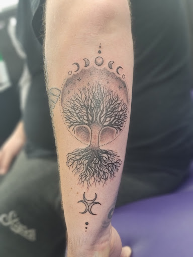 Explore sublime tattoo ideas, creative tattoo ideas in Venice, available at Ministry of Ink Tattoo & Piercing