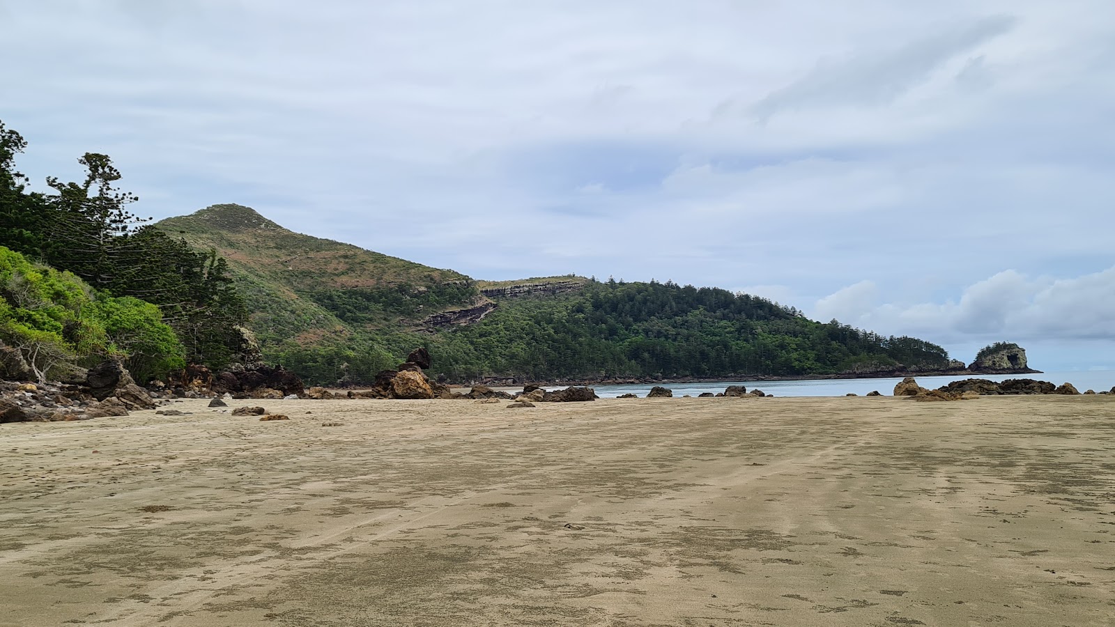 Cape Hillsborough Beach'in fotoğrafı - rahatlamayı sevenler arasında popüler bir yer