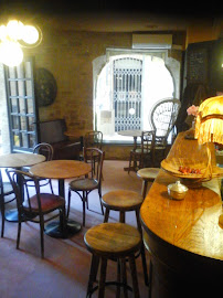 Atmosphère du Restaurant Le petit Eugène à Nîmes - n°3