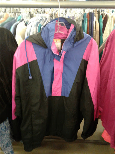 Thrift Store «Higley & Queen Creek Goodwill Retail Store & Donation Center», reviews and photos, 4570 S Higley Rd, Gilbert, AZ 85297, USA