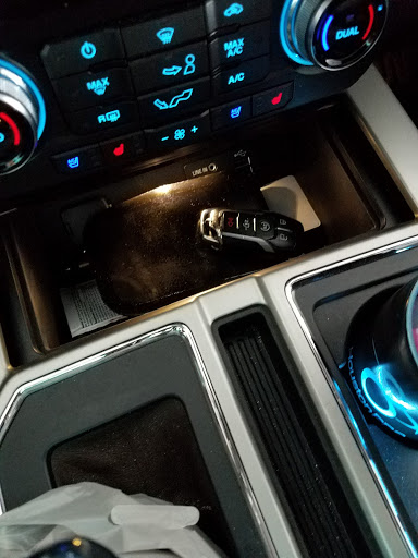 Car Wash «Bellaire Car Wash & Auto Salon», reviews and photos, 5803 Bellaire Blvd, Houston, TX 77081, USA