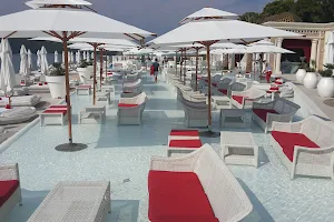 En Vogue Beach Club image