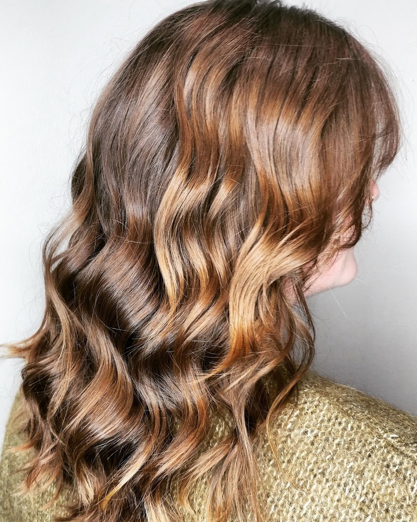 TEASE Hair Studio 06033