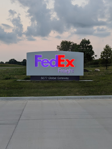 Mailing Service «FedEx Freight», reviews and photos, 678 Killian Rd, Akron, OH 44319, USA