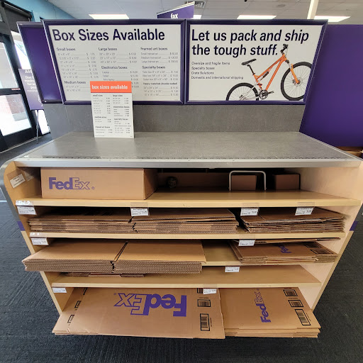 Print Shop «FedEx Office Print & Ship Center», reviews and photos, 393 W Shaw Ave a, Clovis, CA 93612, USA