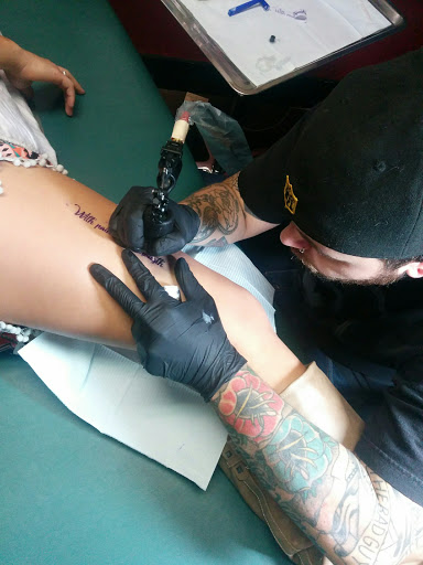Tattoo Shop «Electric Hand Tattoo», reviews and photos, 913 Gallatin Ave, Nashville, TN 37206, USA
