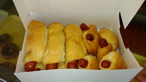 Southern Maid Donuts, 810 W Main St, Grand Prairie, TX 75050, USA, 