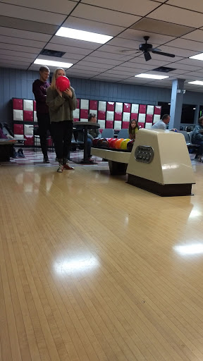 Bowling Alley «Red Circle Bar & Lanes», reviews and photos, 6056 State Rd, Cleveland, OH 44134, USA