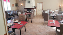 Atmosphère du Restaurant français Vif Christophe à Jaligny-sur-Besbre - n°1