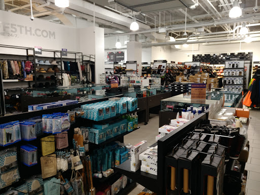 Department Store «Saks OFF 5TH», reviews and photos, 300 Canal St, Somerville, MA 02145, USA