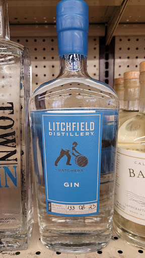 Liquor Store «M & R Liquor Store», reviews and photos, 214 W Main St, Avon, CT 06001, USA