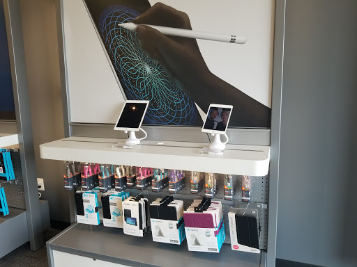 Cell Phone Store «AT&T Authorized Retailer», reviews and photos, 135 Turnpike Rd, Westborough, MA 01581, USA