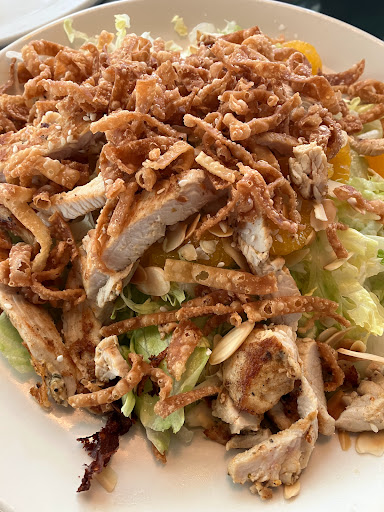 chinese salad with grilled chicken 