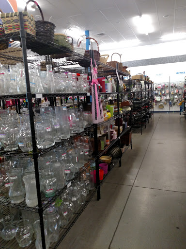 Thrift Store «Higley & Queen Creek Goodwill Retail Store & Donation Center», reviews and photos, 4570 S Higley Rd, Gilbert, AZ 85297, USA