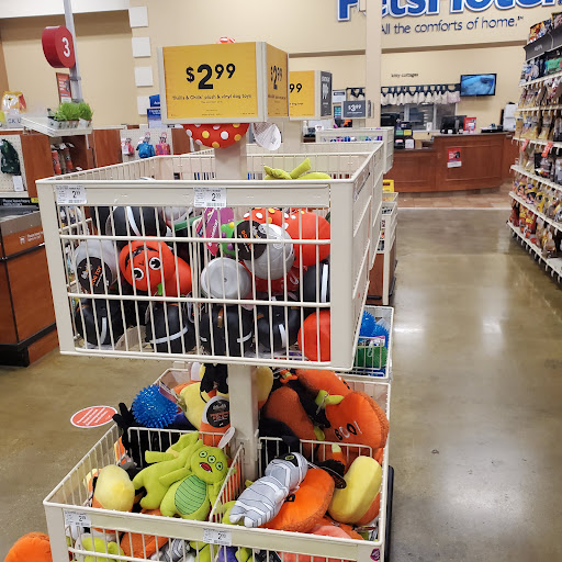 Pet Supply Store «PetSmart», reviews and photos, 745 W Huntington Dr, Monrovia, CA 91016, USA