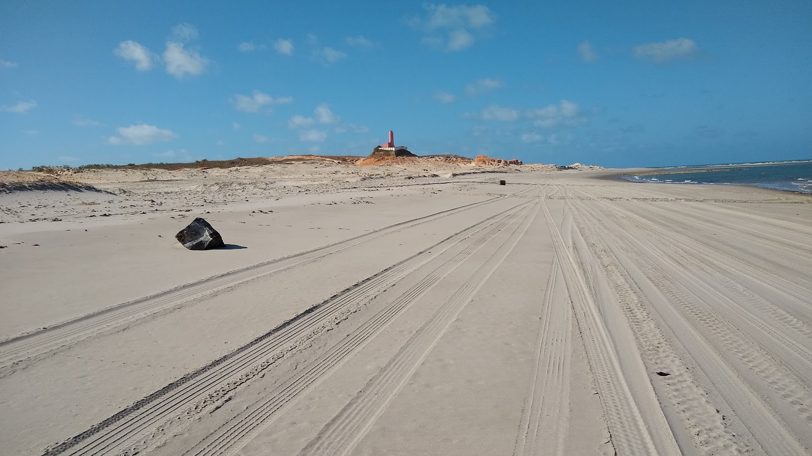 Foto von Strand Farol do Pontal mit beiger sand Oberfläche
