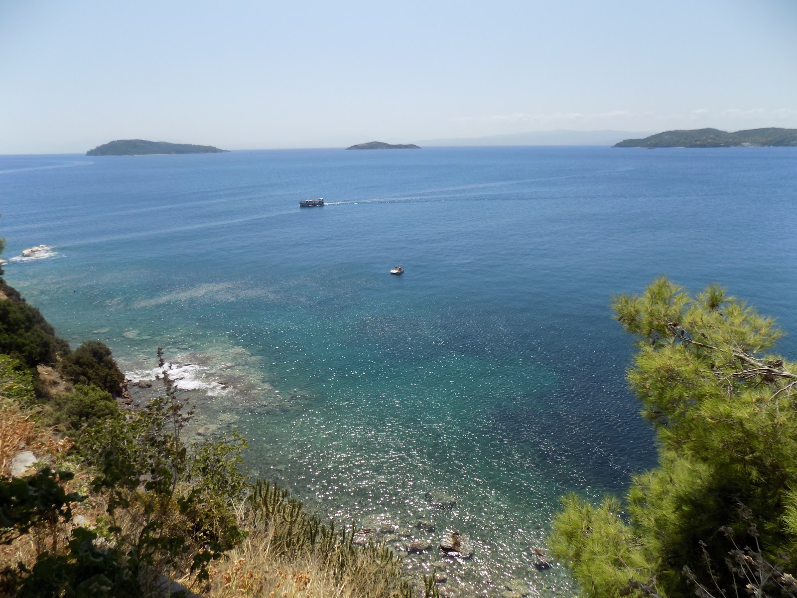 Foto av Amfiliki Pansion beach med kort rak strand