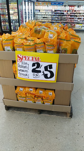 Grocery Store «La Rosita Grocery Store», reviews and photos, 500 North Ave, Glendale Heights, IL 60139, USA