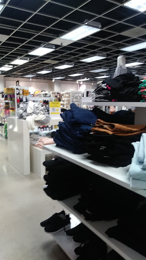 Clothing Store «Forever 21», reviews and photos, 4015 S Interstate Hwy 35 #211, San Marcos, TX 78666, USA