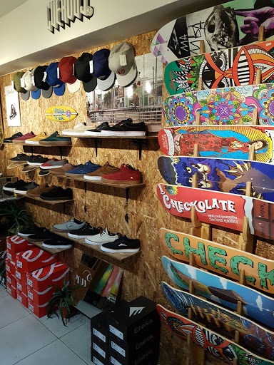 Pura Vida Skateshop