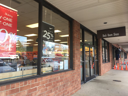 Shoe Store «Rack Room Shoes», reviews and photos, 2809 Battleground Ave, Greensboro, NC 27455, USA