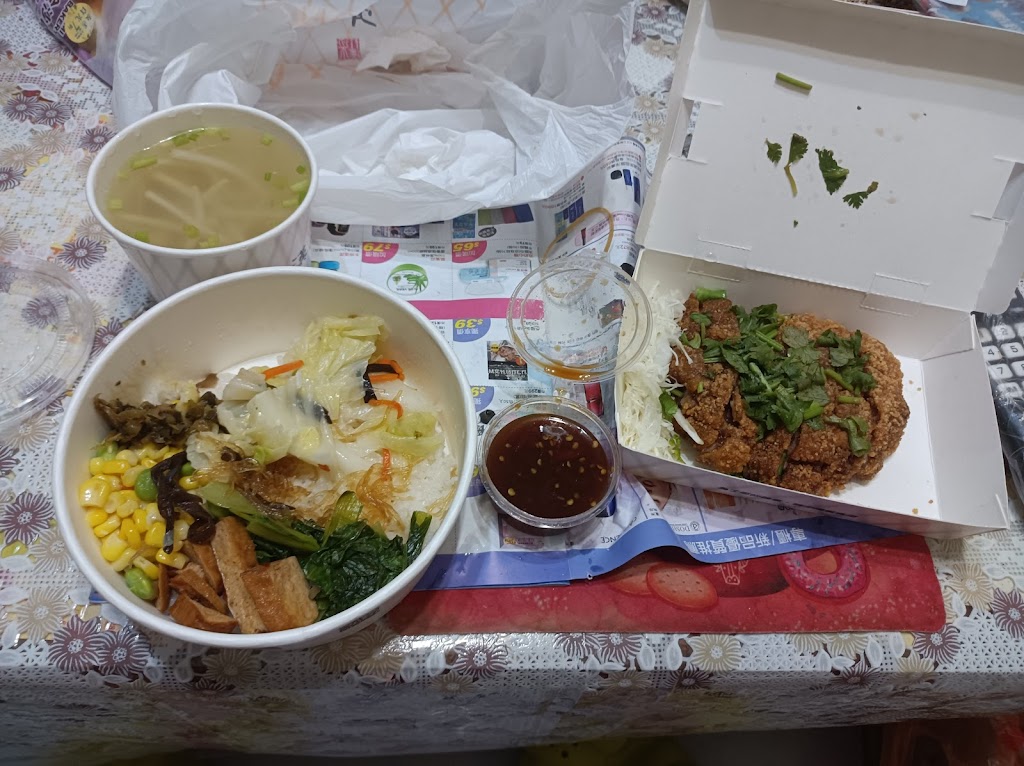 梁社漢排骨 新店建國店 的照片