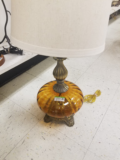 Thrift Store «Gilbert & Guadalupe Goodwill Retail Store & Donation Center», reviews and photos, 868 N Gilbert Rd, Gilbert, AZ 85234, USA