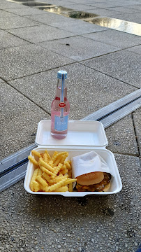 Plats et boissons du Restaurant de hamburgers MEK’LA by SMATCH BURGER - Original Smash Burger à Paris - n°14