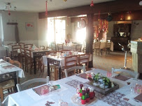 Atmosphère du Restaurant Le Relais des Sarrasins à Cessoy-en-Montois - n°2