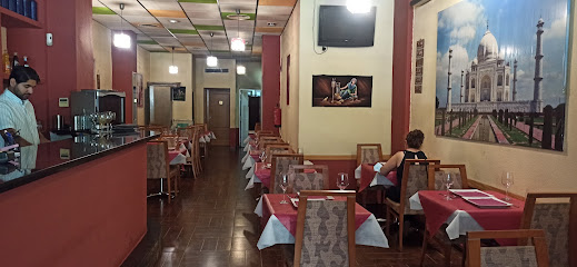 Restaurante Indio Taj Mahal - Av. Sinforiano Madroñero, 21, 06011 Badajoz, Spain