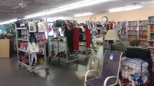 Non-Profit Organization «Society of St. Vincent de Paul - Mesa Thrift Store», reviews and photos, 2352 W Main St, Mesa, AZ 85201, USA