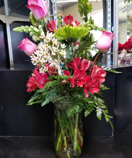 Florist «Fairview Flower Shop», reviews and photos, 1026 Sycamore Dr, Decatur, GA 30030, USA