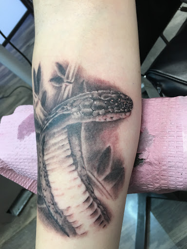 Tattoo Shop «Cherokee Creek Tattoo», reviews and photos, 32449 Ford Rd, Garden City, MI 48135, USA