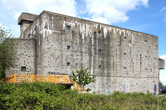 Kletterwand am Bunker - Sportklettern - Bouldern - Höhenklettern - Seilklettern