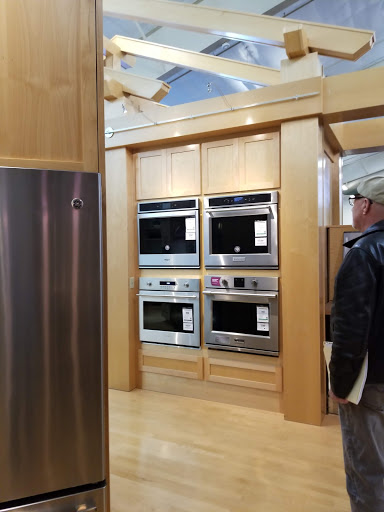 Appliance Store «Standard TV & Appliance», reviews and photos, 3600 SW Hall Blvd, Beaverton, OR 97005, USA