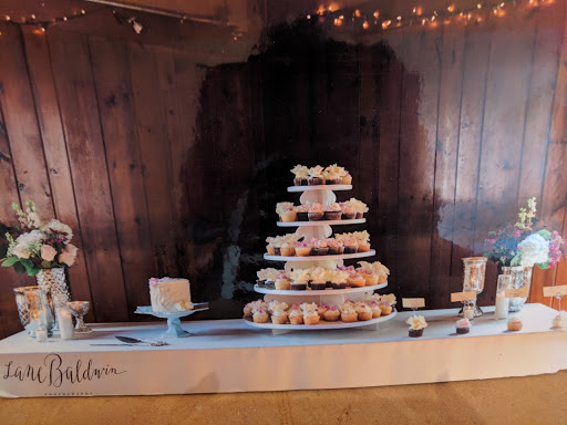 Wedding Bakery «LaLa Custom Cake», reviews and photos, 15301 Madison Ave, Lakewood, OH 44107, USA