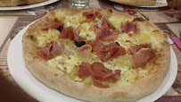 Plats et boissons du Restaurant Mam'Zelle Pizza Trois Mares à Le Tampon - n°8