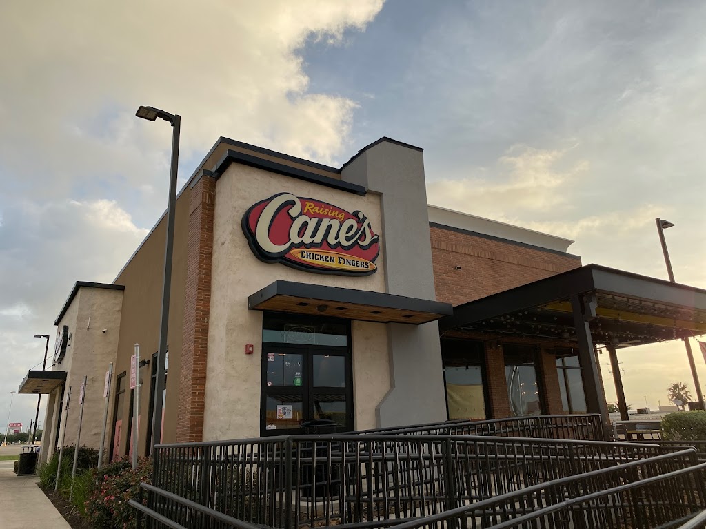 Raising Cane's Chicken Fingers 78130