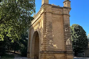 Serpentine Gate image