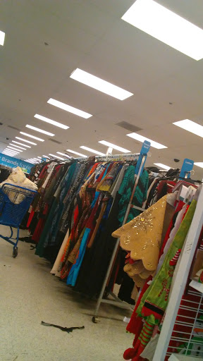 Clothing Store «Ross Dress for Less», reviews and photos, 7884 Van Nuys Blvd, Van Nuys, CA 91402, USA