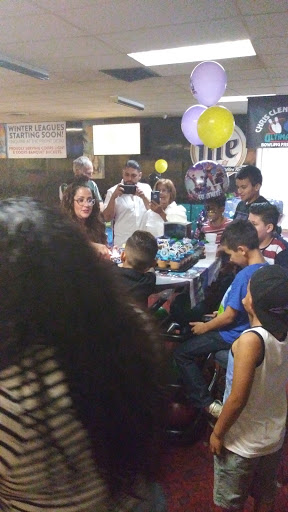 Sports Bar «Crown Lanes Bowling Center & Sports Bar», reviews and photos, 2325 S Federal Blvd, Denver, CO 80219, USA