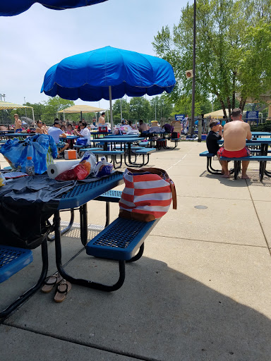 Water Park «Mystic Waters Family Aquatic Center», reviews and photos, 2025 Miner St, Des Plaines, IL 60016, USA