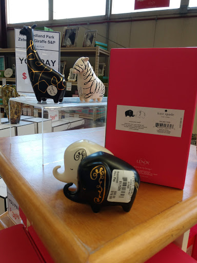 Outlet Store «Lenox Factory Outlet», reviews and photos, 402 E Main St, Mt Pleasant, PA 15666, USA