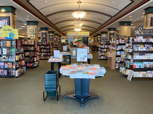 Barnes & Noble image 2