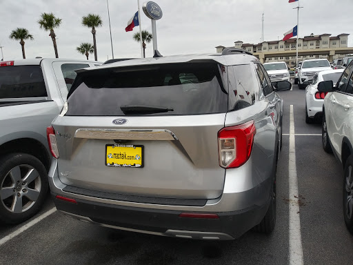 Oil Change Service «Quick Lane at Mac Haik Ford», reviews and photos, 10333 Katy Fwy, Houston, TX 77024, USA