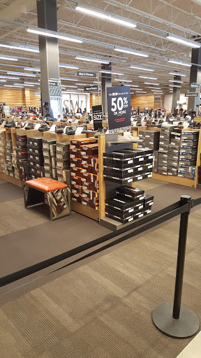 Shoe Store «DSW Designer Shoe Warehouse», reviews and photos, 7321 Lake St, River Forest, IL 60305, USA