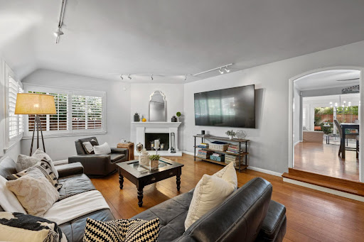 Maggie Sobhani - Real Estate Agent in Sacramento image