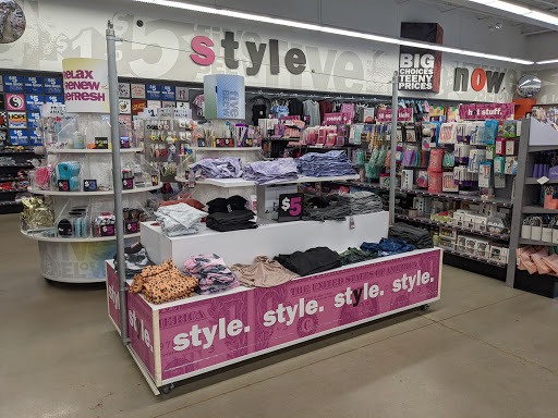 Variety Store «Five Below», reviews and photos, 781 Shoppes Blvd, North Brunswick Township, NJ 08902, USA